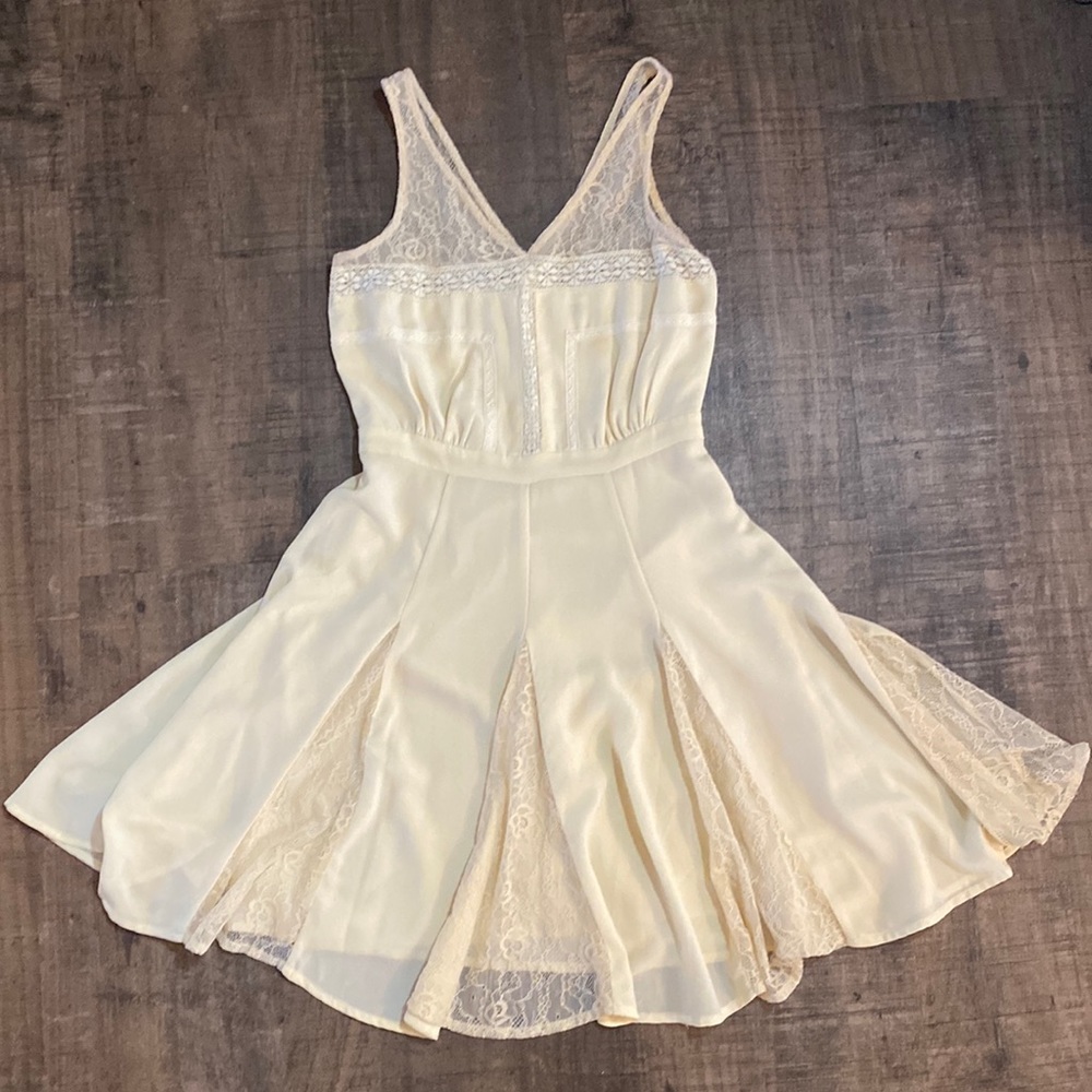 Luxe Apothetique Cream Size S Dress